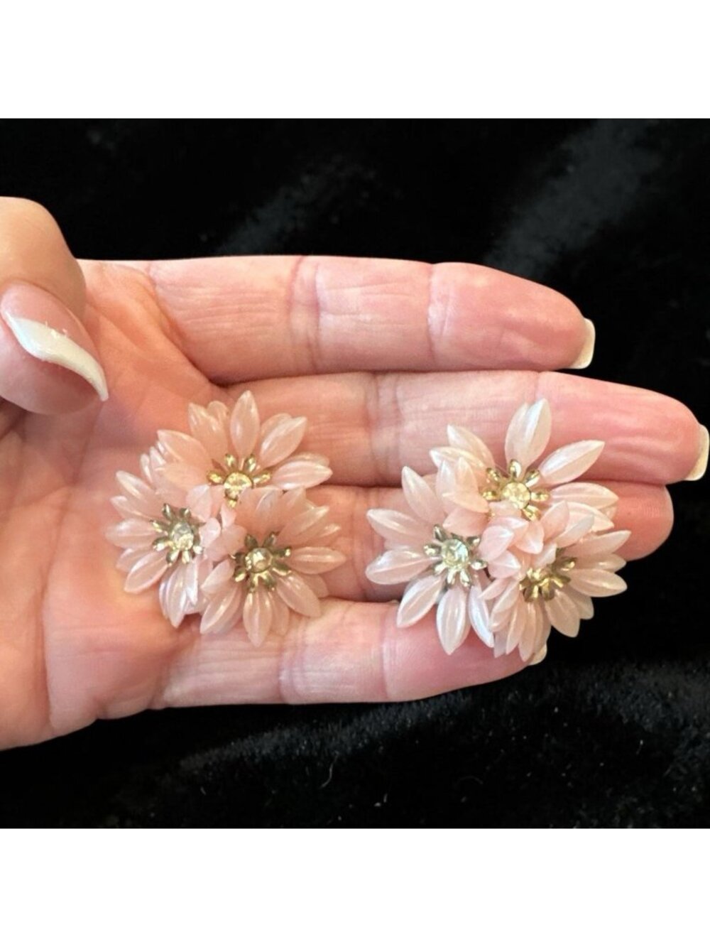 VTG 1950's Unsigned Coro Pink Multi-Flower Clip Earrings Thermoset Plastic Rhine